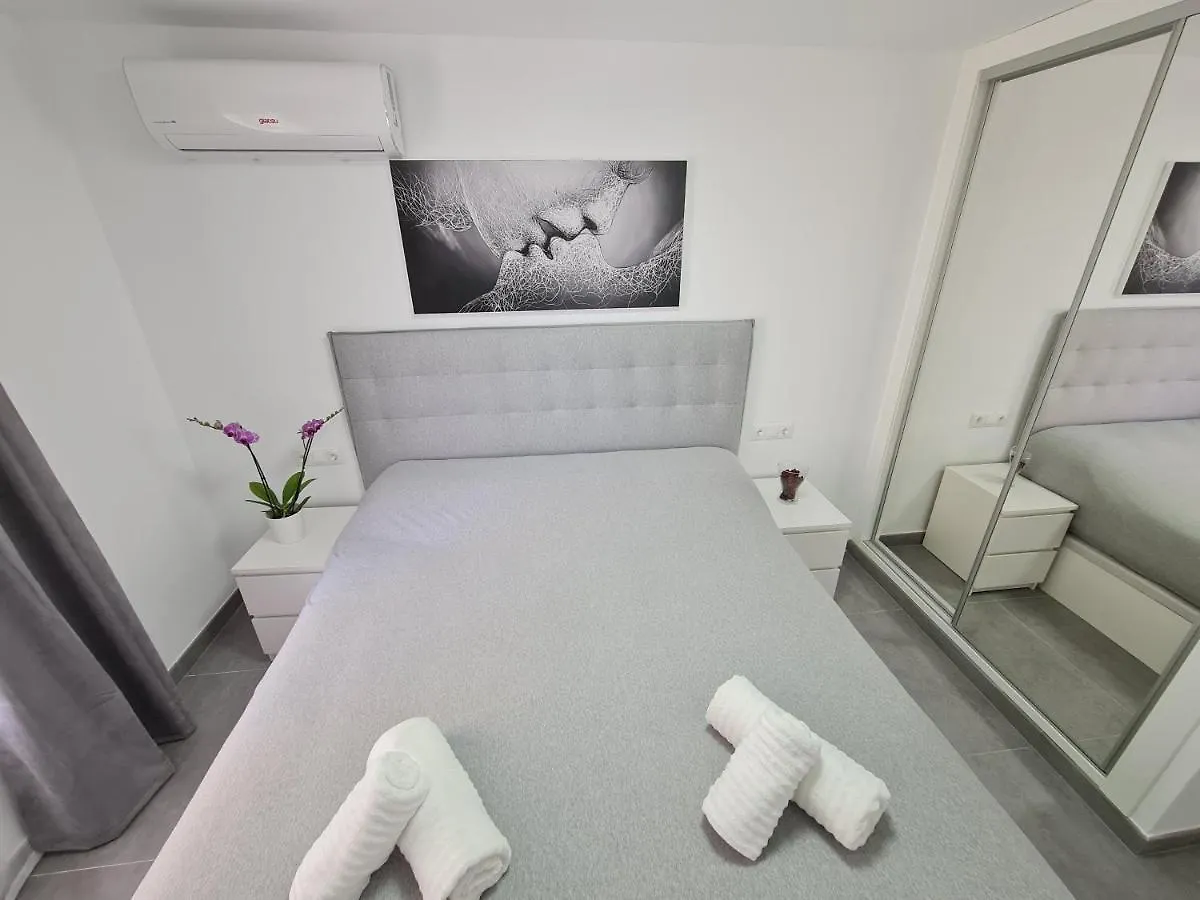 Modern 3 Bedroom Luxury Apartment In Torremolinos